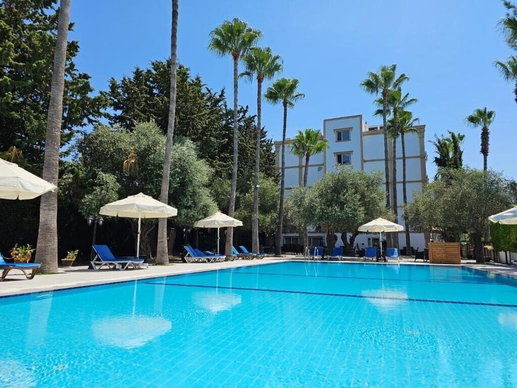 Готель Park Palace Hotel 3*