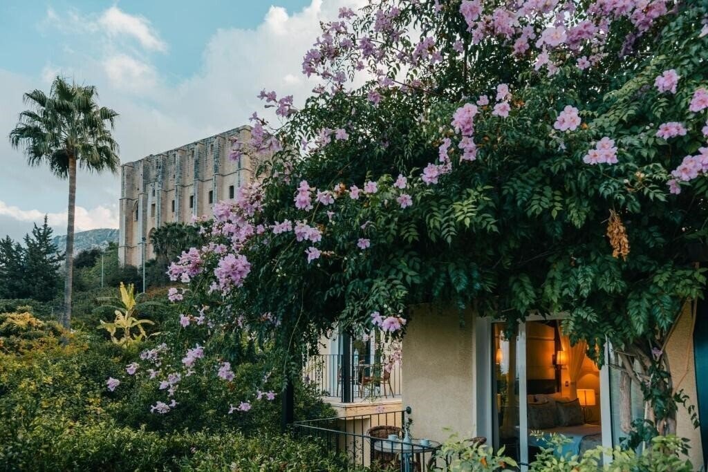 Картинка Bellapais Gardens 3*