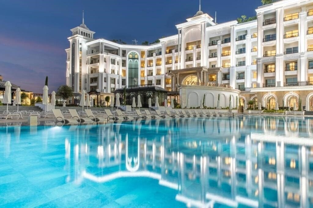 Отель Merit Royal Diamond Hotel 5*
