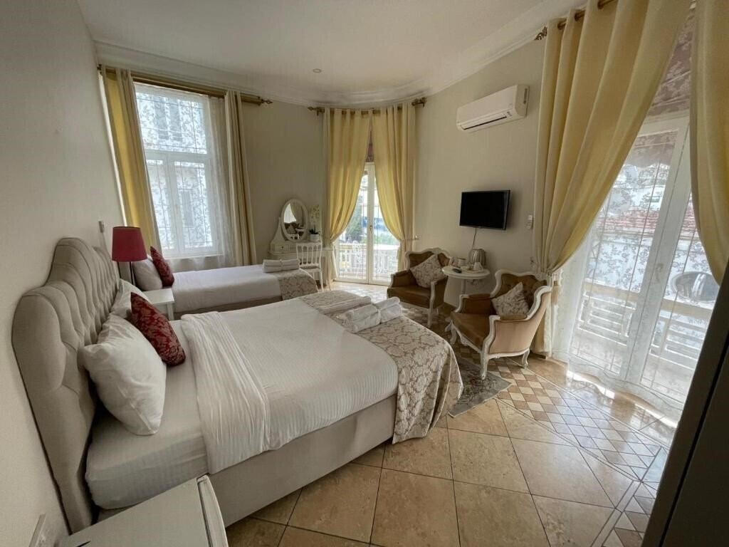 Фотографія Lords Residence Boutique Hotel 3*