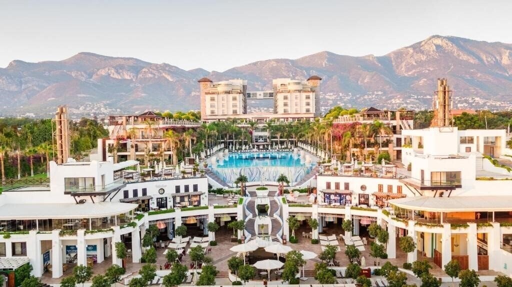Отель Cratos Premium Hotel & Casino & SPA 5*