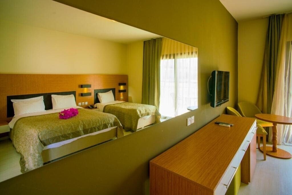 Фото Hotel Sempati 3*