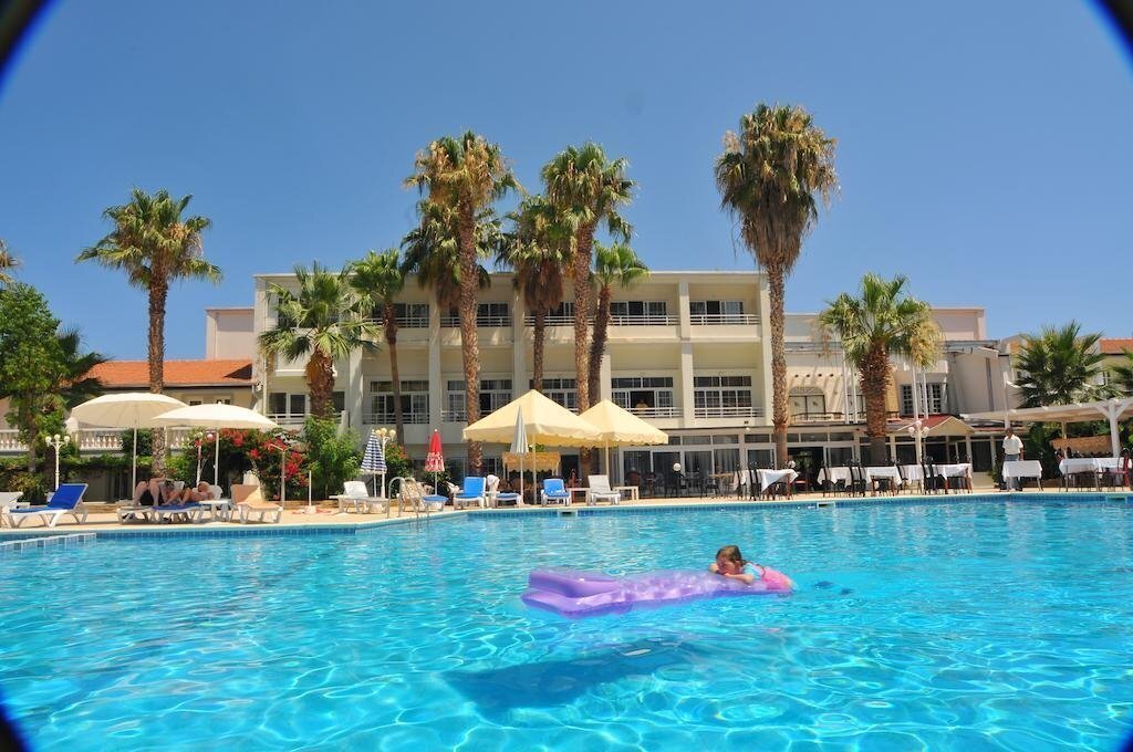 Фото La Hotel 4*