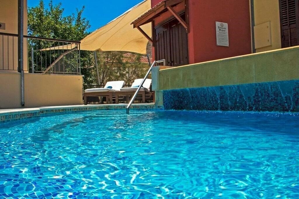 Отель The Library Hotel & Wellness Resort 3*