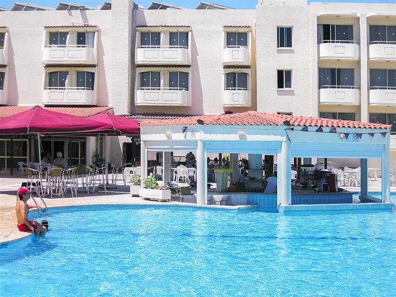 Фотографія Crown Henipa Hotel 3*