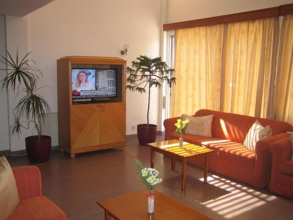 Фотографія Onisillos Hotel Larnaca 2*