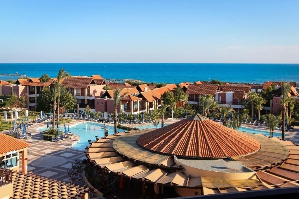 Готель Robinson Cyprus 4*
