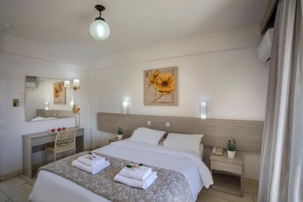 Готель Cactus Hotel 2*