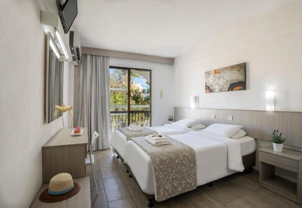 Фото Cactus Hotel 2*