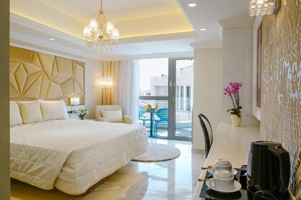 Отель Qbic City Hotel 3*