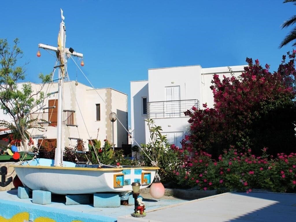 Отель Panorama Beach House 3*