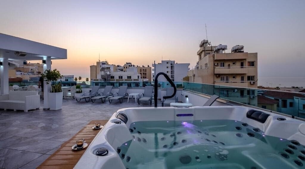 Фото Art & Wine Studios & Apts 3*