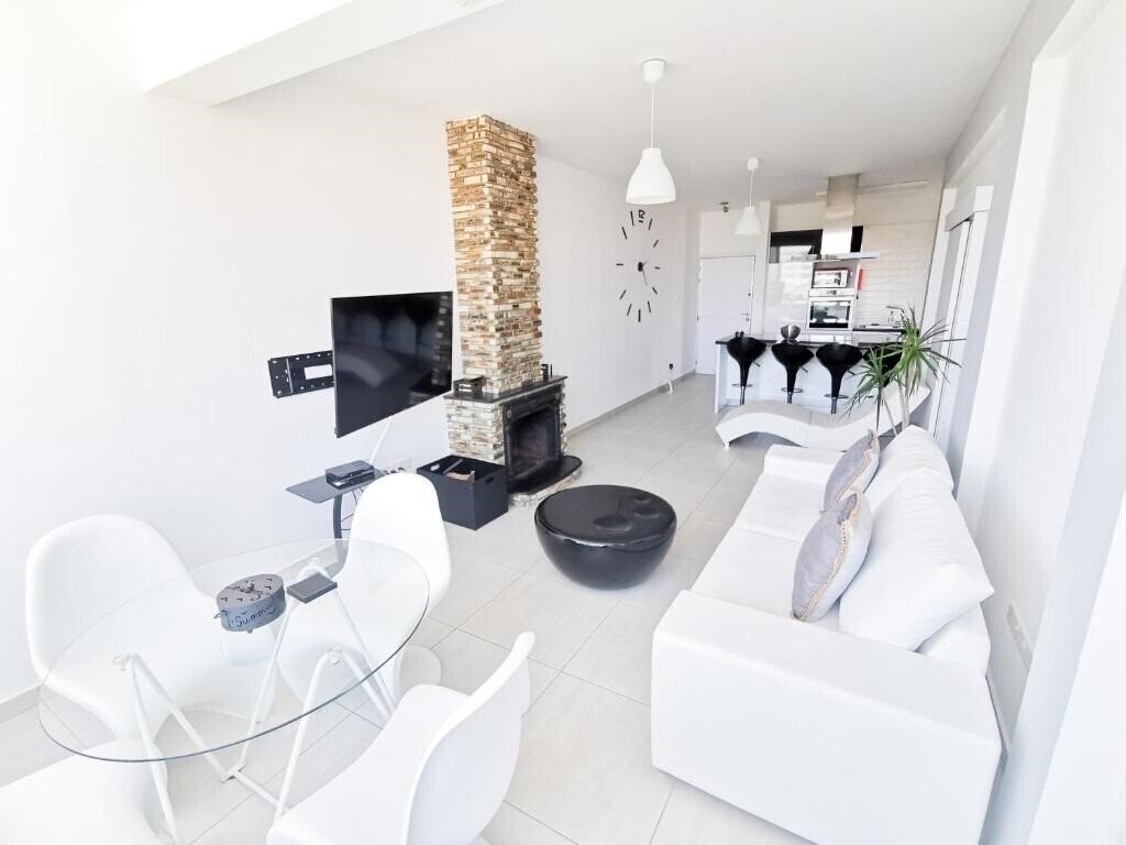 Фото Mackenzie Seaview Paradise 4*