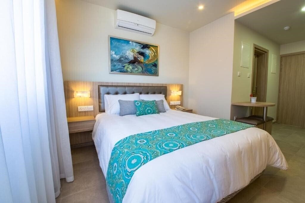 Готель Zodiac Hotel Apartments 3*