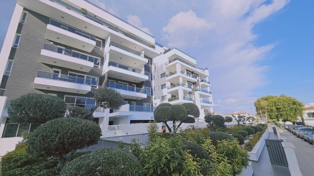 Отель Stay White Petals Apartment 3*