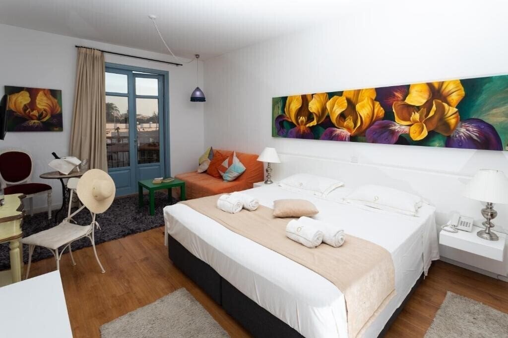 Отель Operetta House 3*