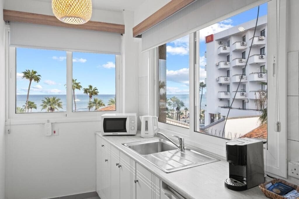 Фотография Larnaca Bay Suites 3*