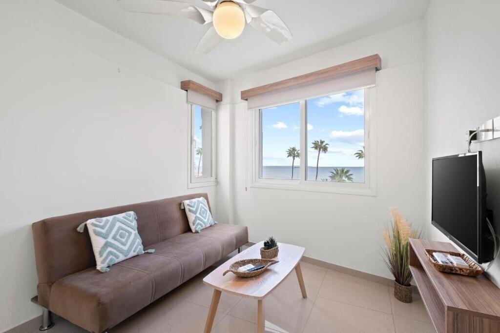 Картинка Larnaca Bay Suites 3*