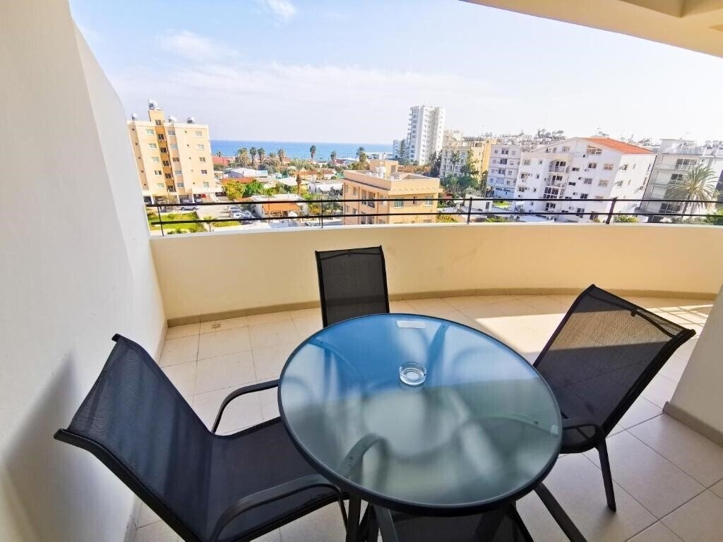Отель License To Chill Apartment 3*
