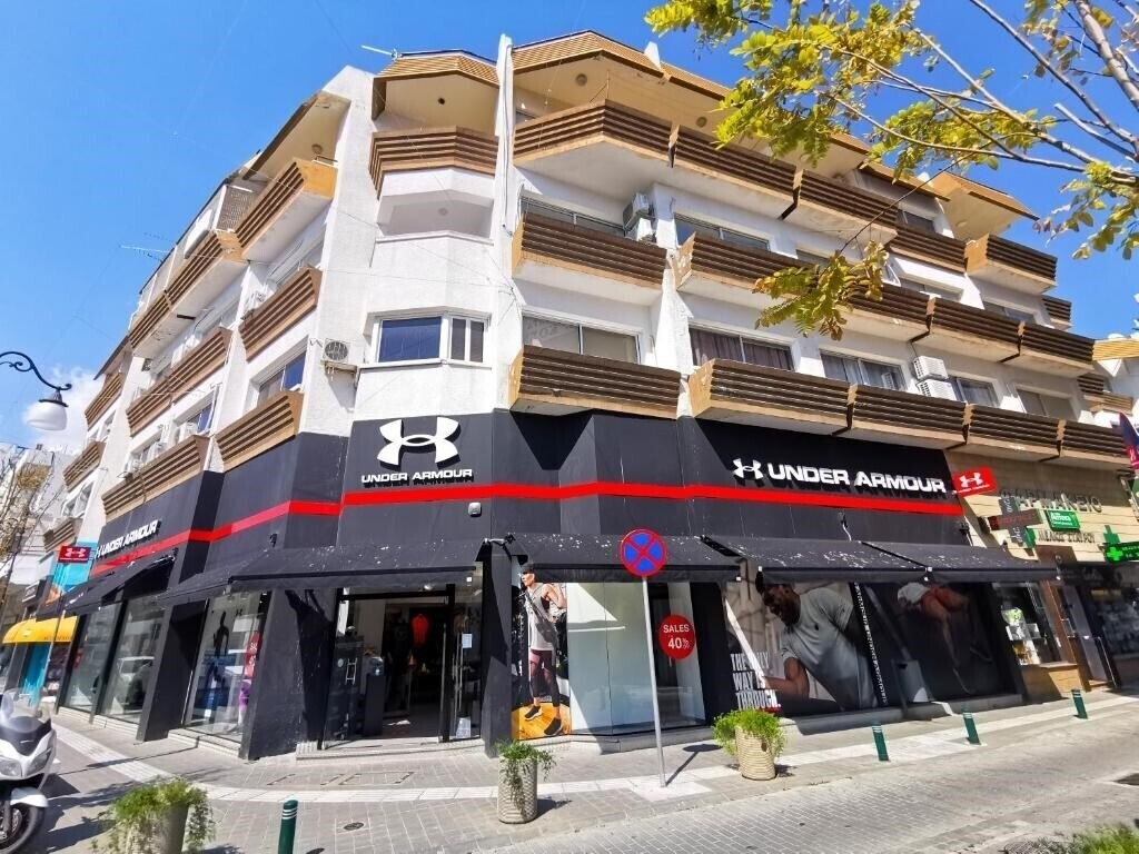 Отель Daze Off Central Apartment 3*