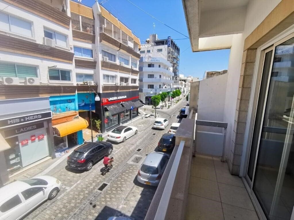 Отель Flipflop Citycenter Apartment 3*