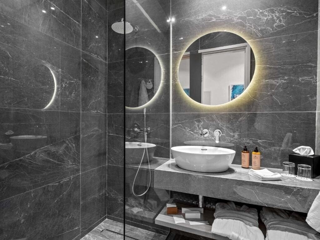 Фотография Mercure Larnaca Finikoudes Beach 3*