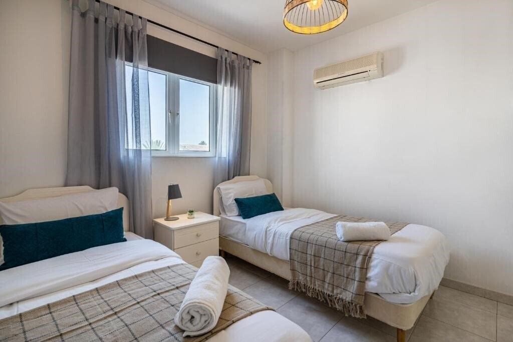 Фото Sweet Retreat 2-BR Apartment In Mackenzie 2*