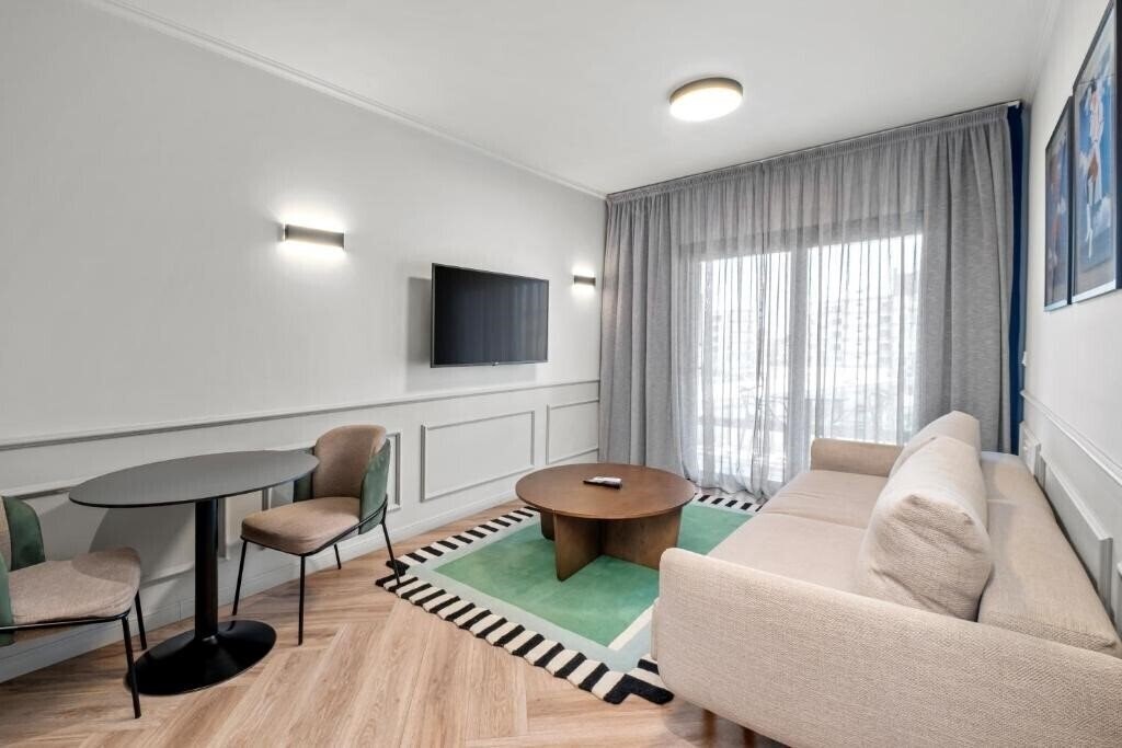 Фото LIV The City Suites 2*