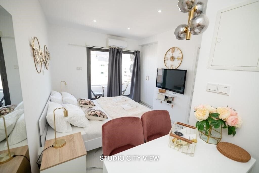 Картинка Lazuli City & Seaview Apartments 2*