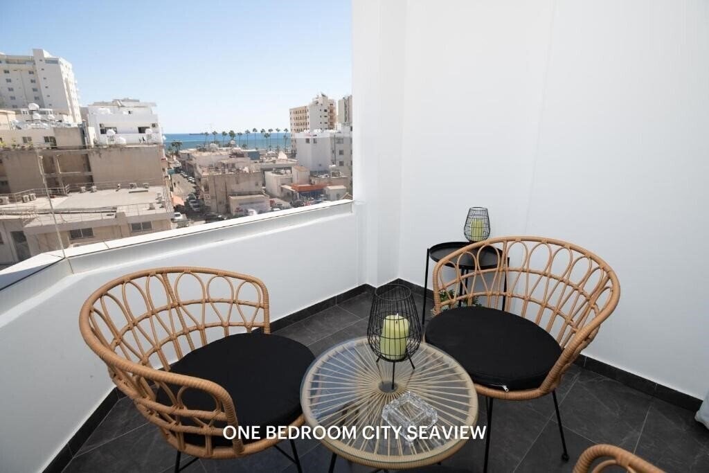 Готель Lazuli City & Seaview Apartments 2*