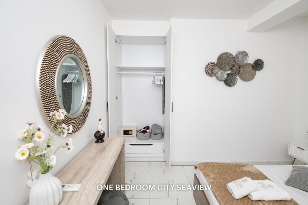 Фотографія Lazuli City & Seaview Apartments 2*