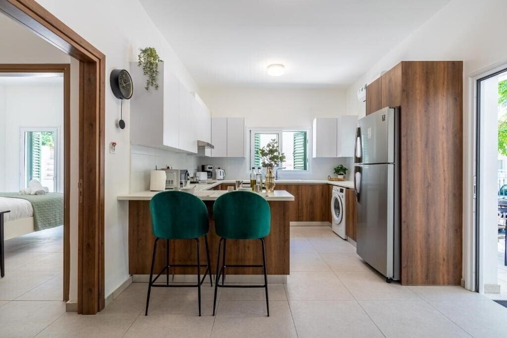 Изображение Arty Haven - Spacious 3-BR House in Larnaca 2*