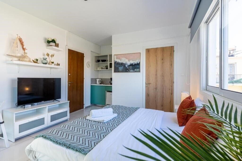 Отель Sofias Cosy Studio in Larnaca 2*