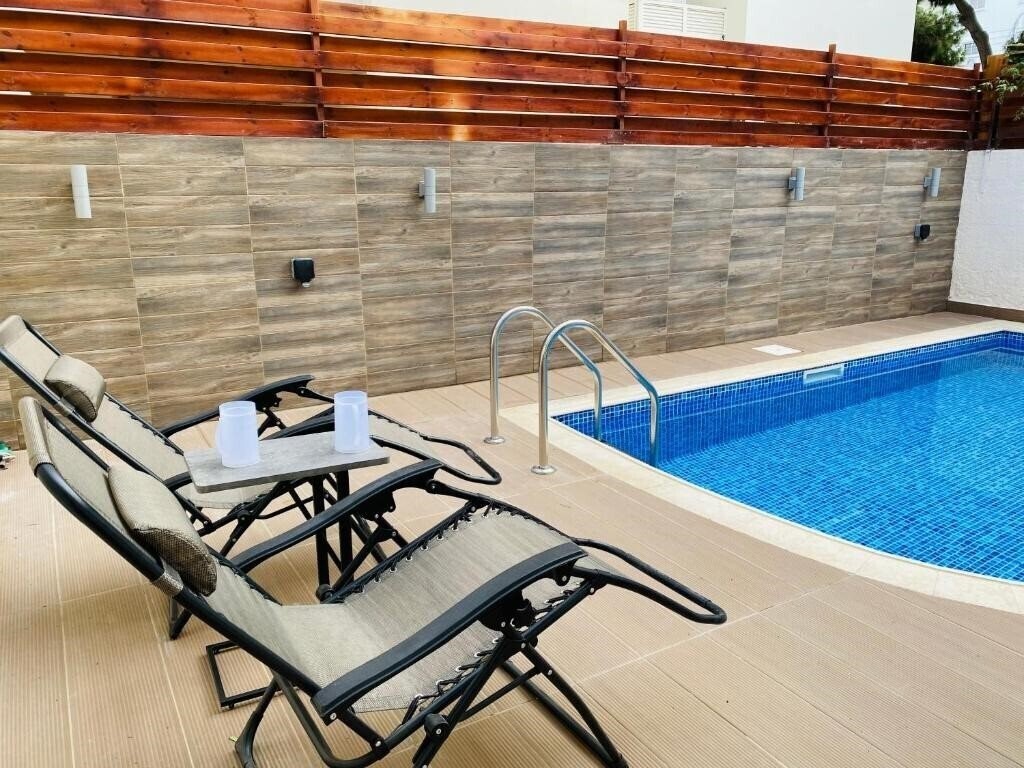Картинка Gaia - 4 Bedroom House in Larnaca 2*