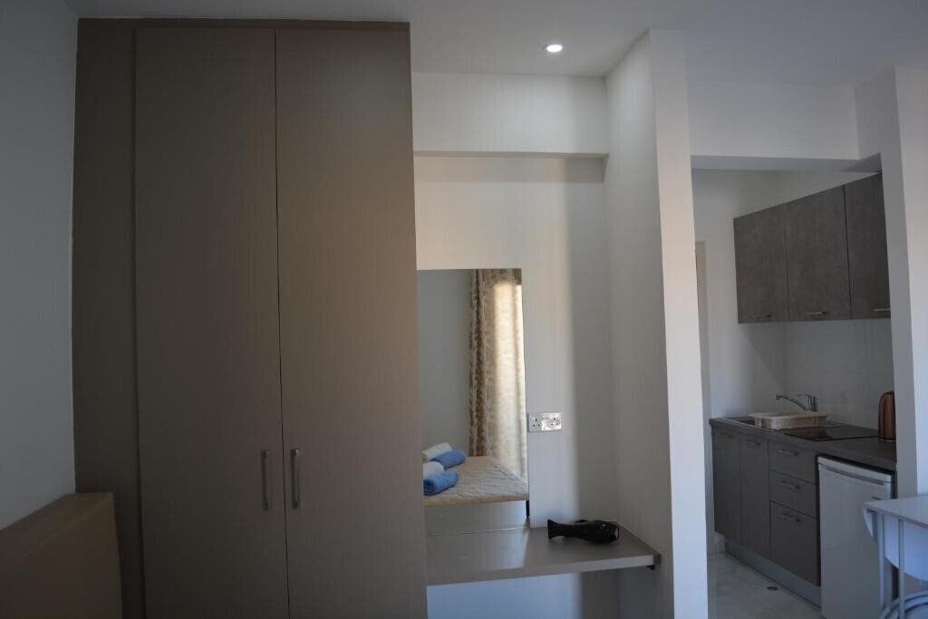 Фото P.L Hermes Studios & Apartments 2*