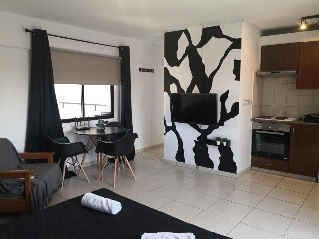 Фотография St Lazaros, Larnaca Center Studio 2*