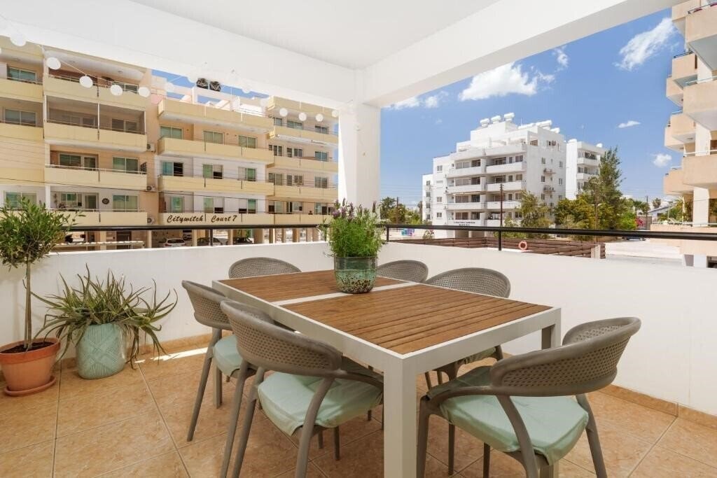 Отель Olivia Mackenzie Spacious 2BR Pool View, Sleeps 6 2*