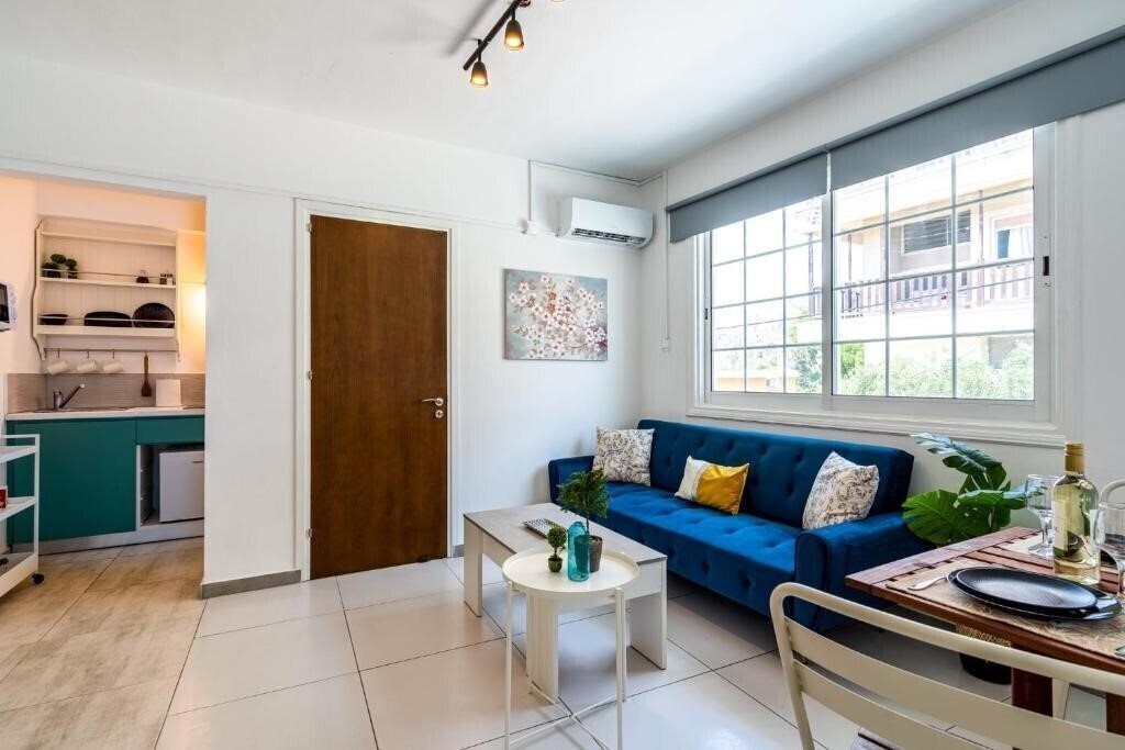 Изображение Milas 1-BR Apartment in Larnaca 2*