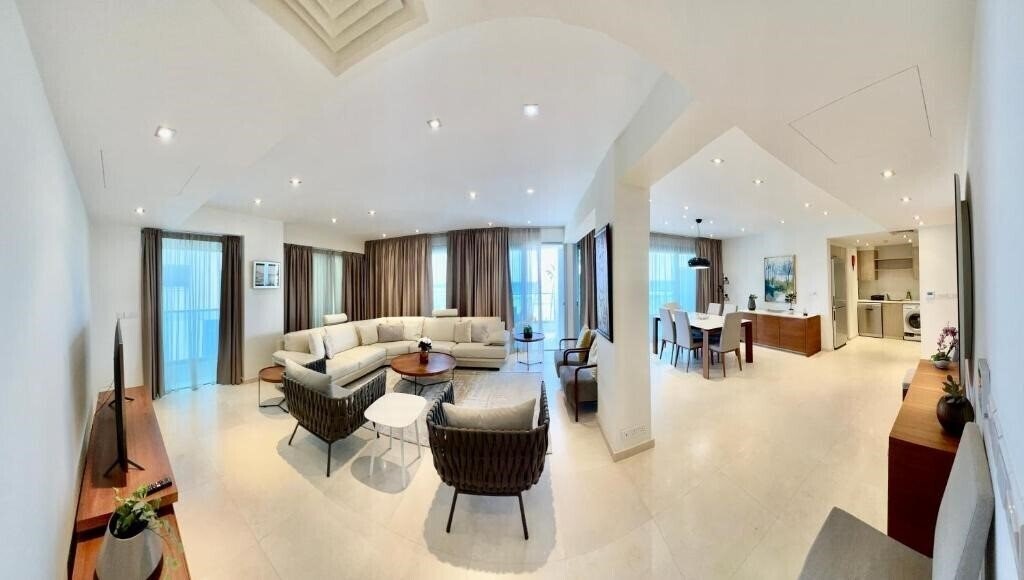 Отель Aphrodite Plaza 3*