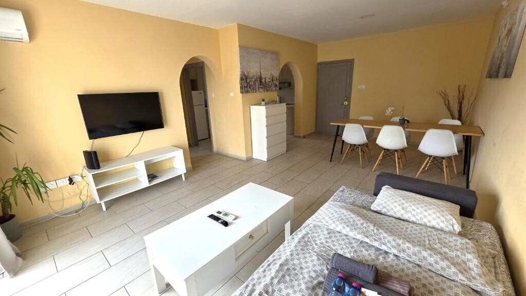 Изображение Spacious Lightflooded 2 BR Apt / Near Center & Harbour 2*