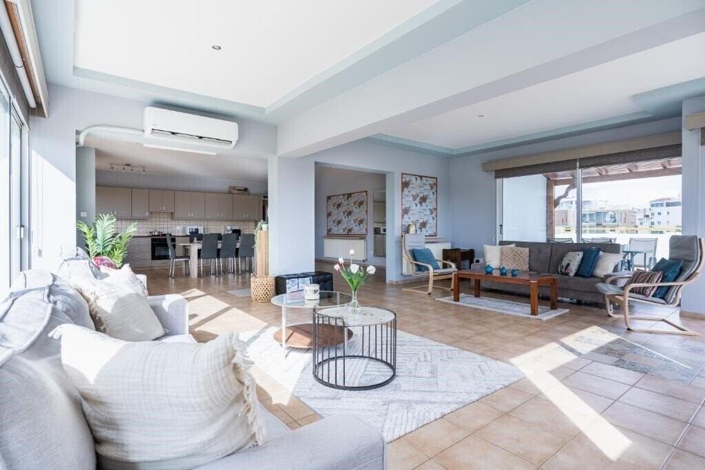 Готель Melograno 3-BR Apt W/ Terrace in Larnaca 2*