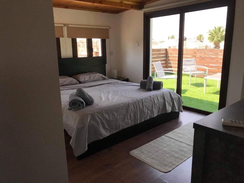 Фото Town Centre Suites 2*