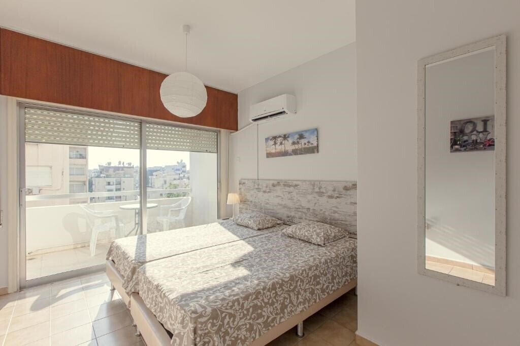 Фотографія Furnished Seafront Studio 2*