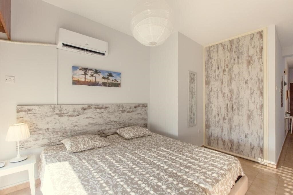Зображення Furnished Seafront Studio 2*