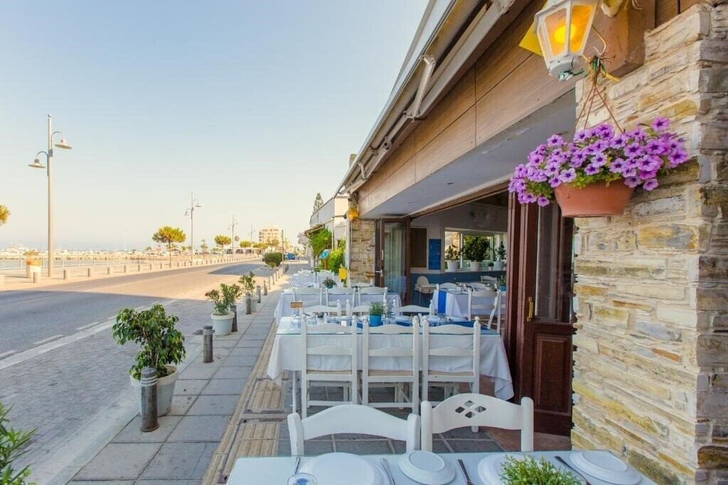 Готель Furnished Seafront Studio 2*