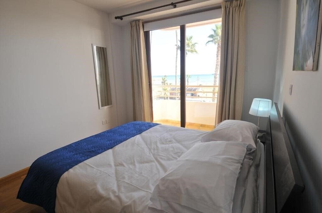 Фото Ithaki Phinikoudes Apartment No. 102 2*