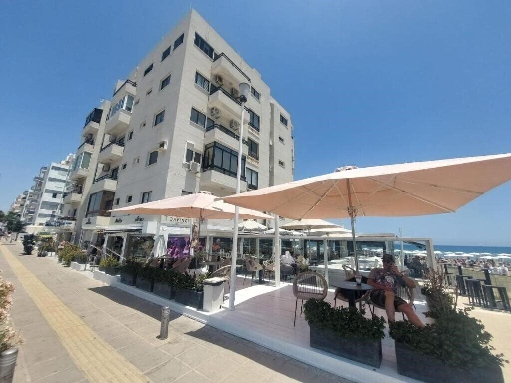 Отель Beach Serenity Studio On Makenzy 3*