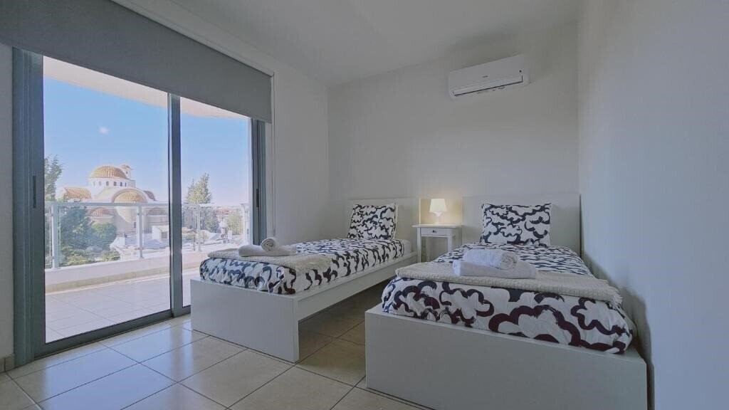 Отель Stay Skyline Nest 3*