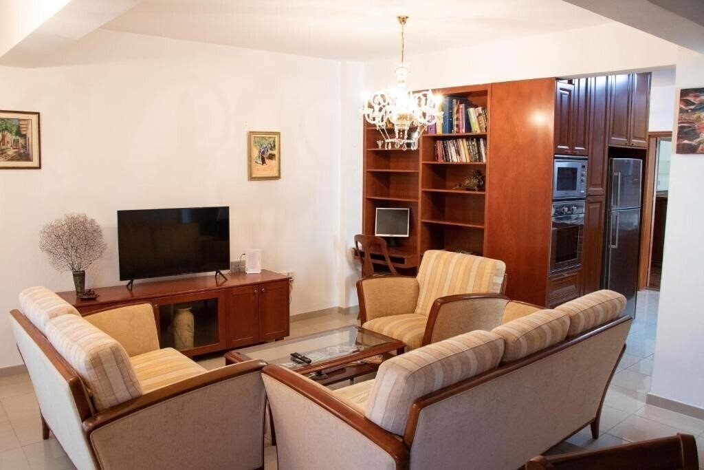 Фотографія Luxury Apartment, Near Pinikoudes Beach 3*