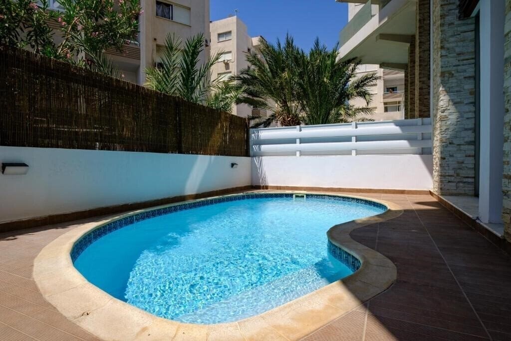Отель Paradise Apartment with Private Pool & Sea View 3*